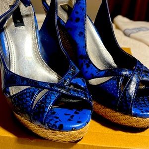 WHBM bold Blue pumps 💙